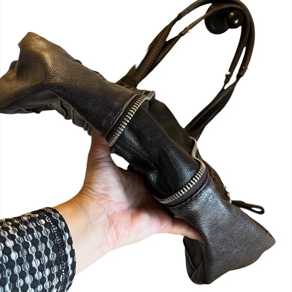 Tulah Ray Gray Distressed Leather Split Zip Satchel GUC - Picture 3 of 13